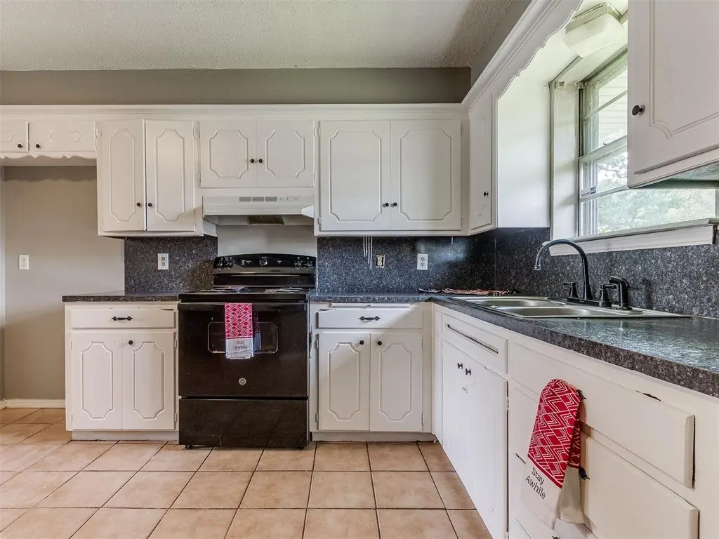 Photo 29 — 941 N Bradley Avenue, Oklahoma City, OK 73127