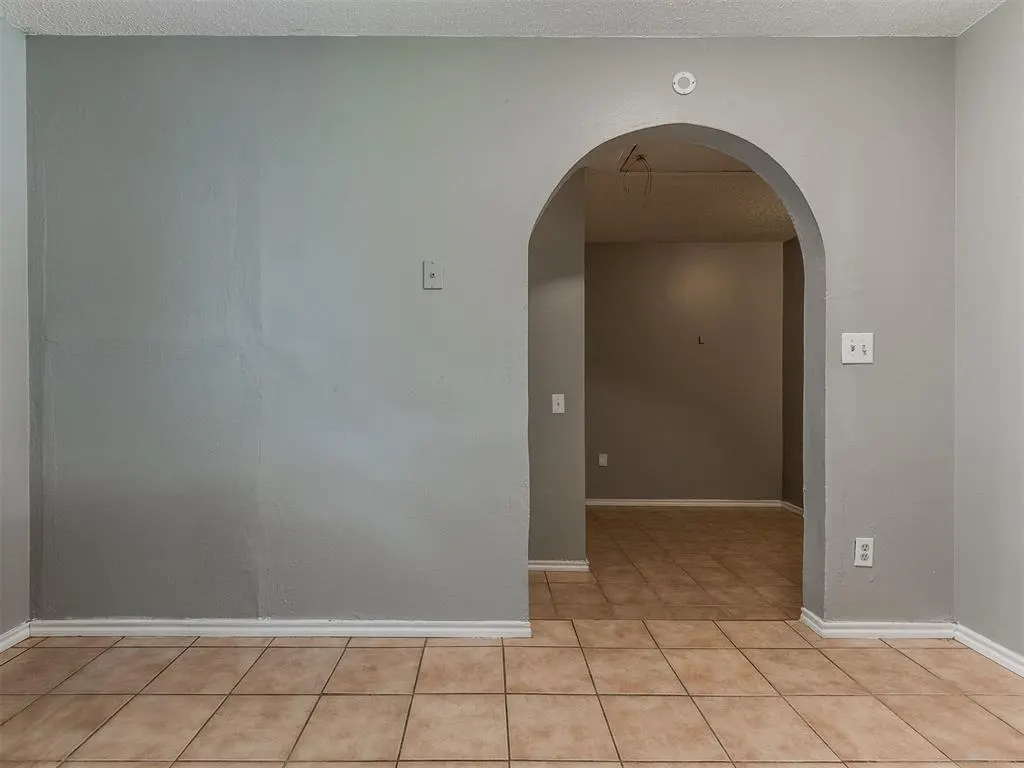 Photo 31 — 941 N Bradley Avenue, Oklahoma City, OK 73127
