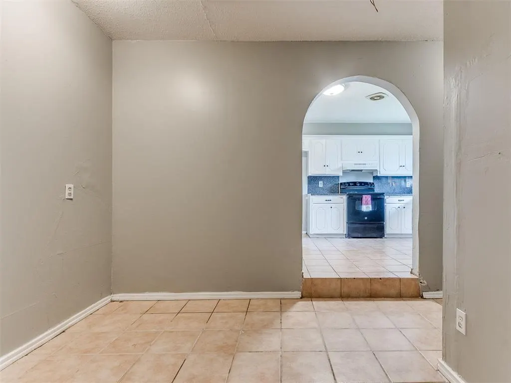 Photo 34 — 941 N Bradley Avenue, Oklahoma City, OK 73127
