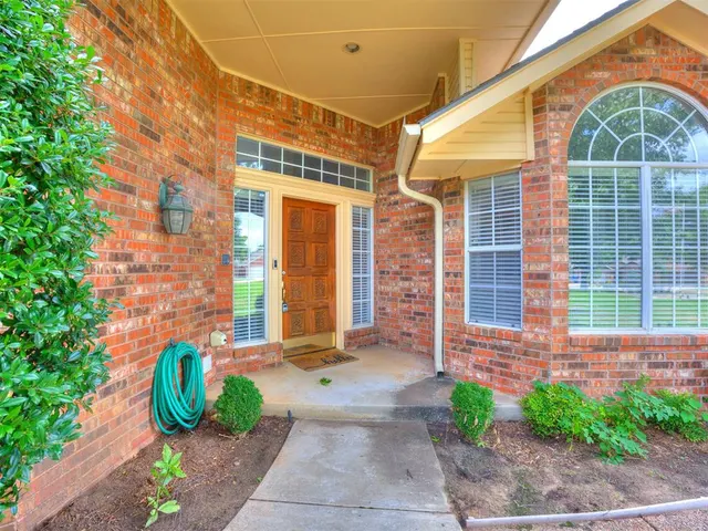 Photo 3 — 969 Pinebrooke Court, Norman, OK 73072