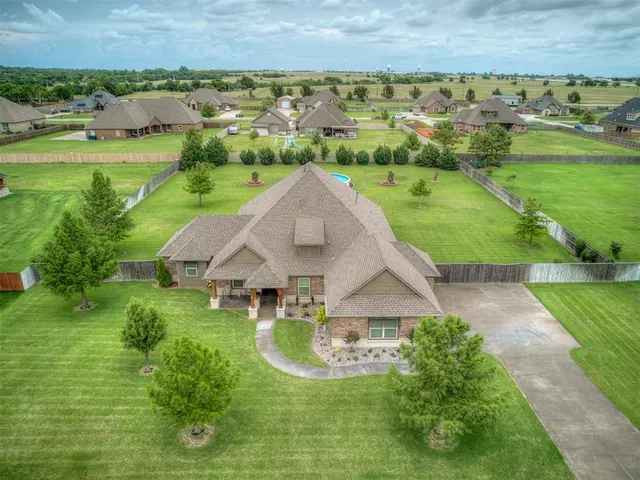 Photo 3 — 6901 SW 92nd Street, Oklahoma City, OK 73169