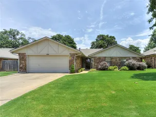 Sold home at 404 Cedar Bend Drive