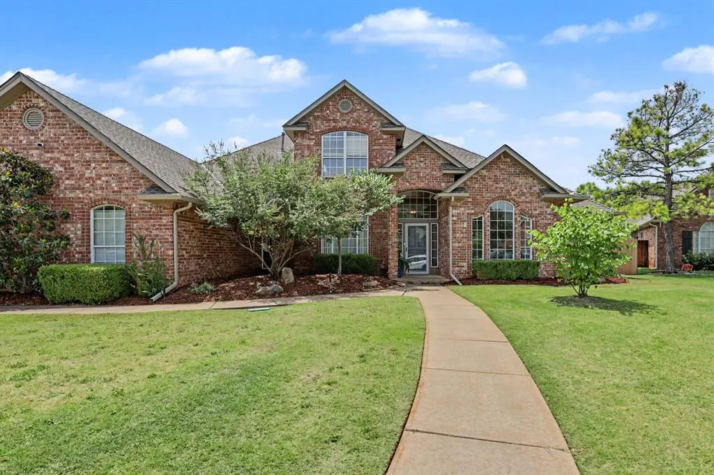 Front exterior — 13801 Plantation Way, Edmond, OK 73013