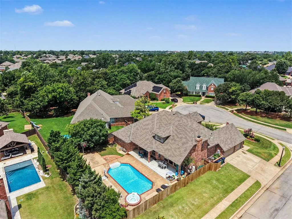 Photo 5 — 13801 Plantation Way, Edmond, OK 73013
