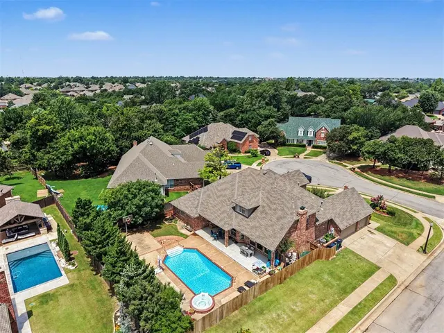 Photo 5 — 13801 Plantation Way, Edmond, OK 73013