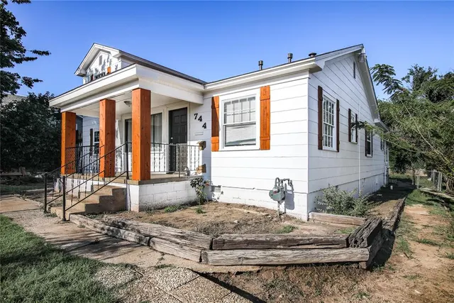 Photo 2 — 744 N Meridian Avenue, Oklahoma City, OK 73107