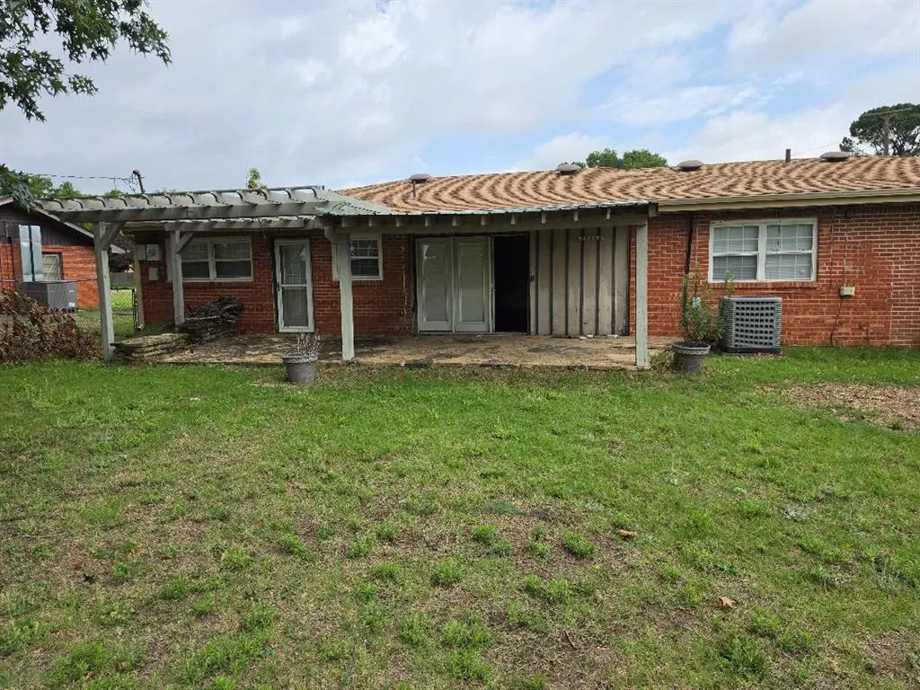 Photo 16 — 817 W Date Street, Okemah, OK 74859