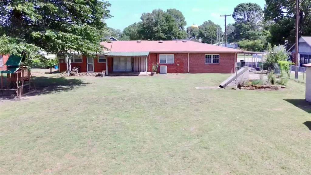 Photo 32 — 817 W Date Street, Okemah, OK 74859