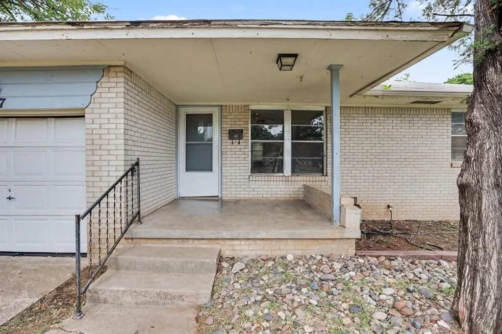 Photo 2 — 5407 NW 41st Street, Warr Acres, OK 73122