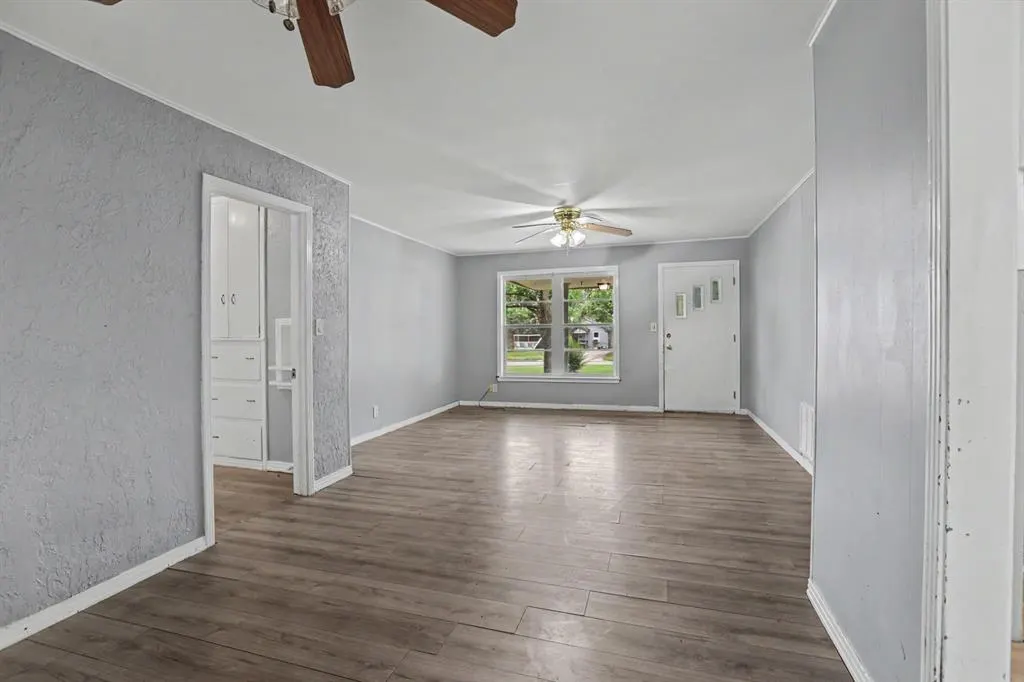 Photo 4 — 5407 NW 41st Street, Warr Acres, OK 73122
