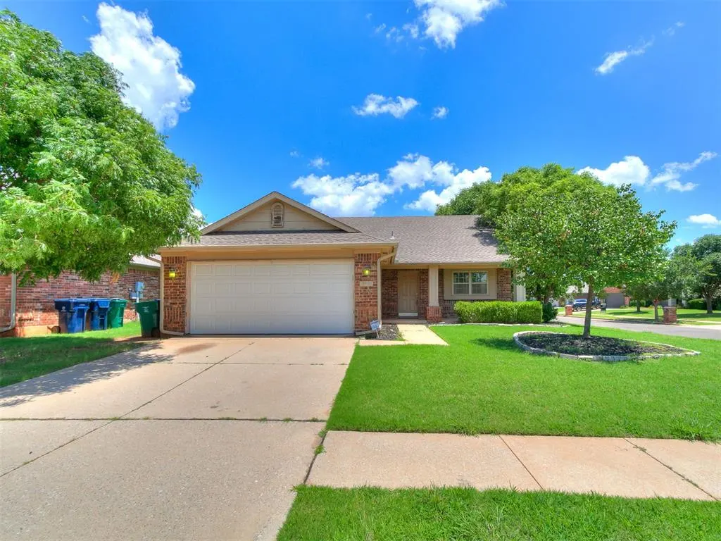 Front exterior — 18100 Calle Way, Edmond, OK 73012