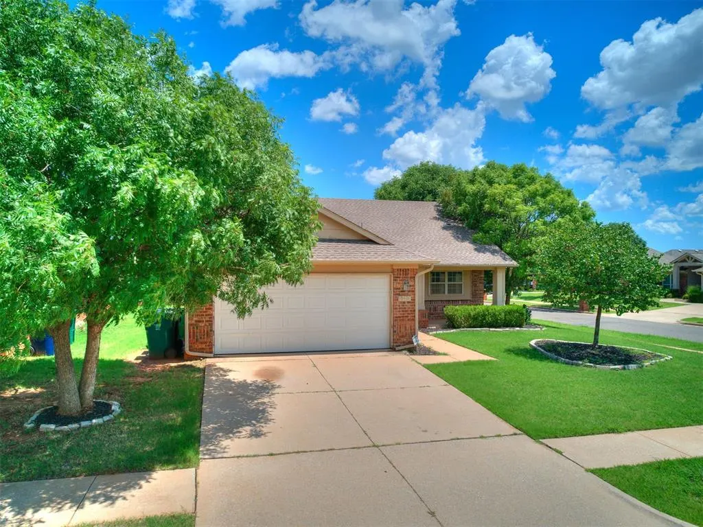 Photo 3 — 18100 Calle Way, Edmond, OK 73012