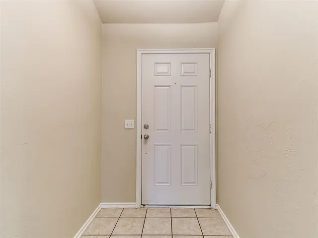 Photo 7 — 18100 Calle Way, Edmond, OK 73012