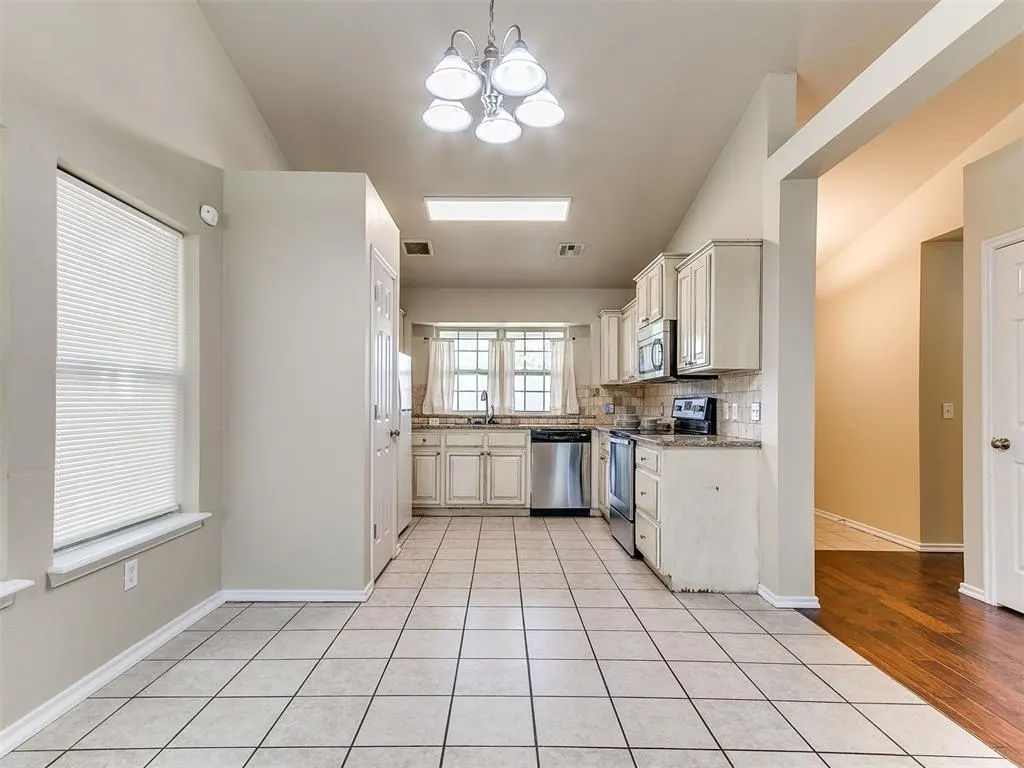 Photo 10 — 18100 Calle Way, Edmond, OK 73012