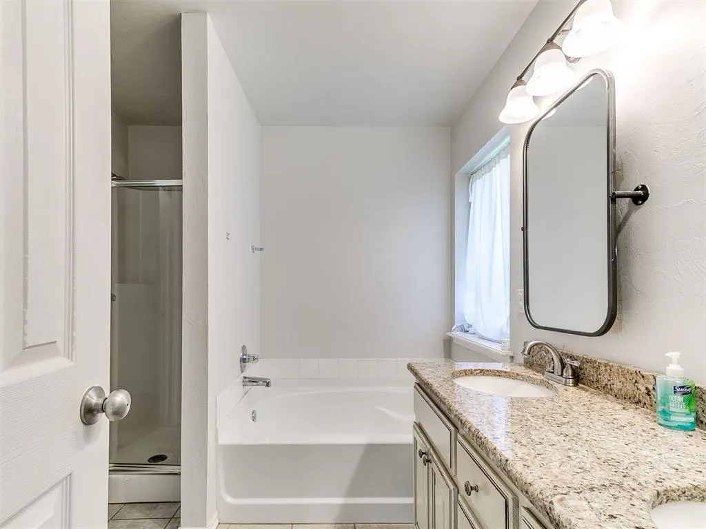 Photo 33 — 18100 Calle Way, Edmond, OK 73012