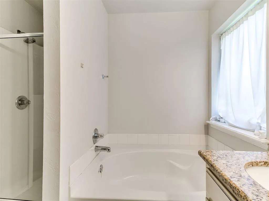 Photo 34 — 18100 Calle Way, Edmond, OK 73012