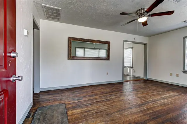Photo 7 — 518 W 2nd Street, Edmond, OK 73003