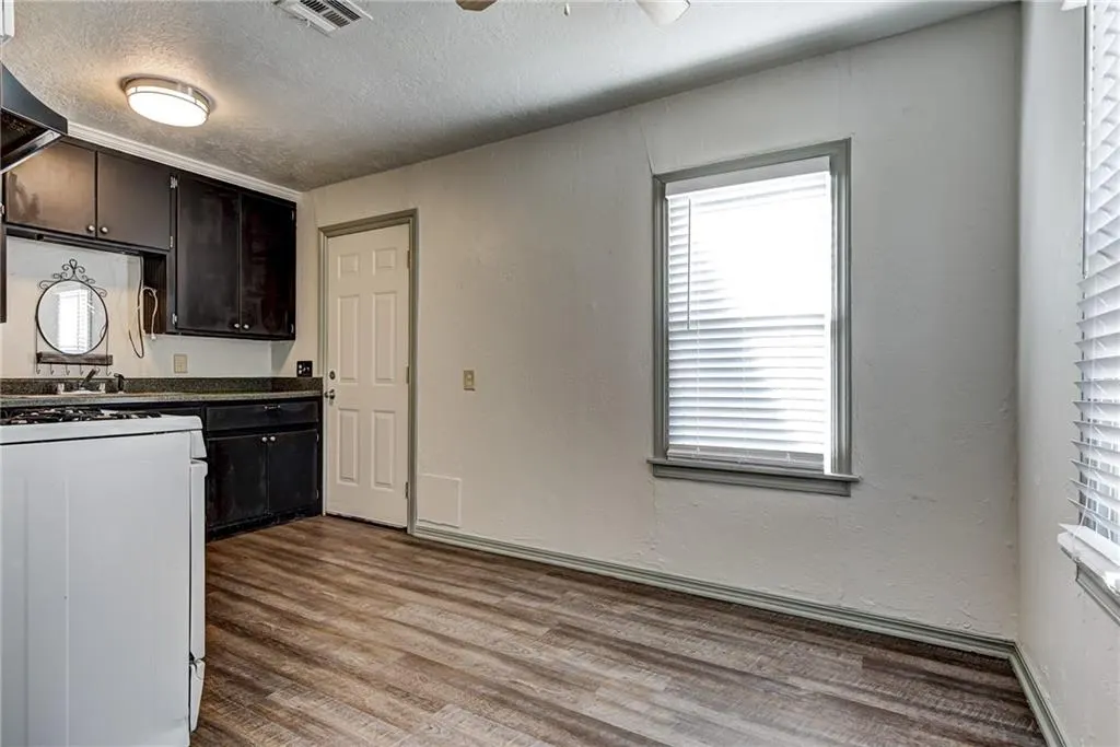 Photo 11 — 518 W 2nd Street, Edmond, OK 73003