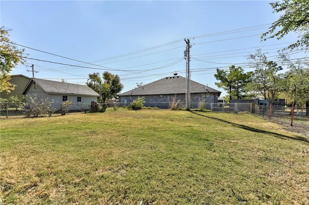 Photo 36 — 518 W 2nd Street, Edmond, OK 73003