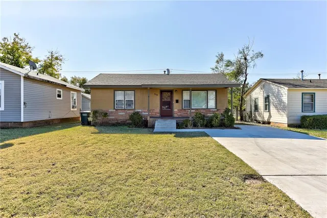 Photo 4 — 518 W 2nd Street, Edmond, OK 73003