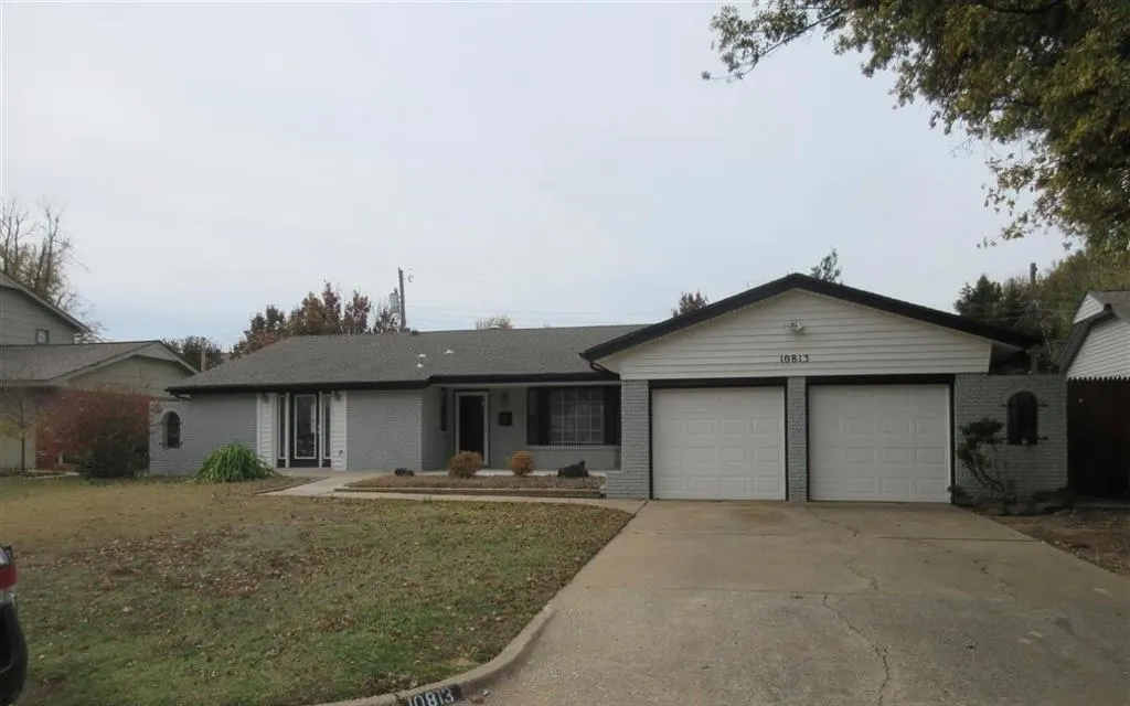 Front exterior — 10813 Quail Circle, Oklahoma City, OK 73120