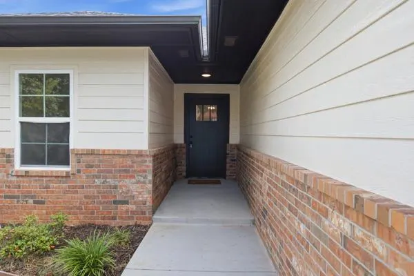Photo 5 — 617 NW 95th Street, Oklahoma City, OK 73114