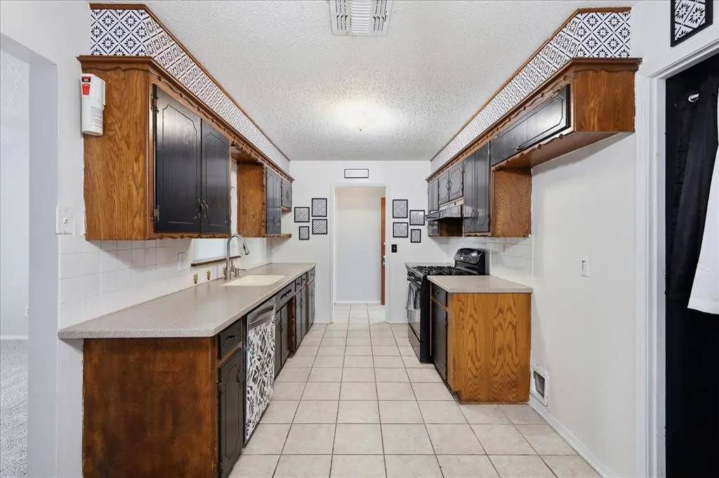 Photo 9 — 4020 N Nicklas Avenue, Oklahoma City, OK 73122