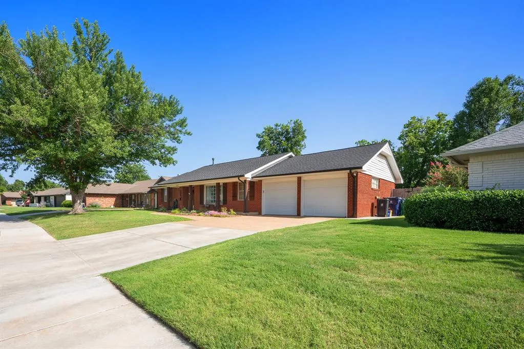Photo 3 — 2604 NW 110th Street, Oklahoma City, OK 73120
