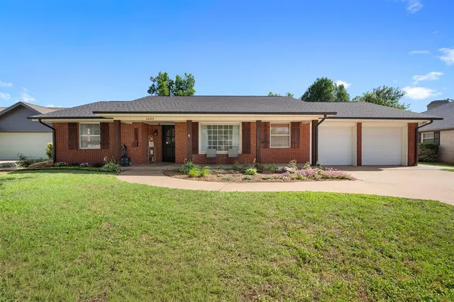 Photo 4 — 2604 NW 110th Street, Oklahoma City, OK 73120