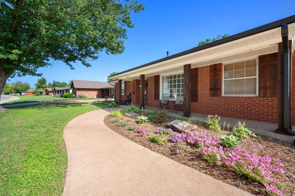 Photo 5 — 2604 NW 110th Street, Oklahoma City, OK 73120