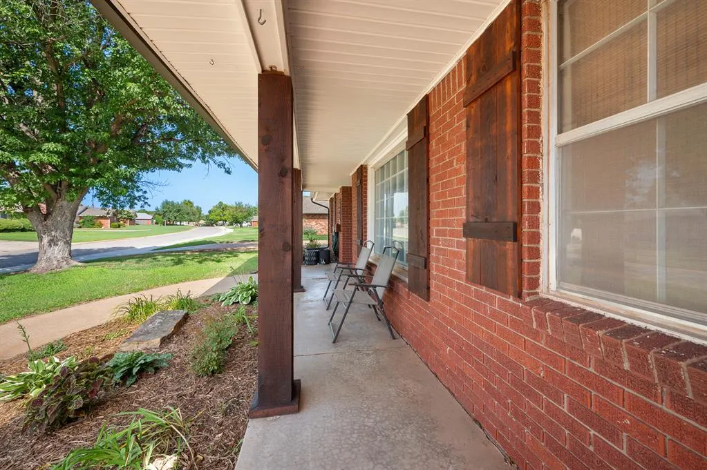 Photo 7 — 2604 NW 110th Street, Oklahoma City, OK 73120