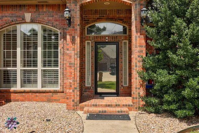 Photo 2 — 608 Trisha Lane, Norman, OK 73072