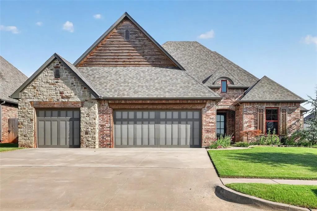 Photo 3 — 3032 Drake Crest Drive, Edmond, OK 73034