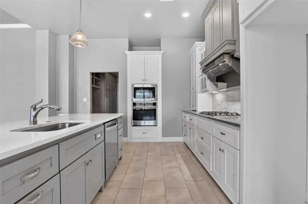 Photo 12 — 3032 Drake Crest Drive, Edmond, OK 73034