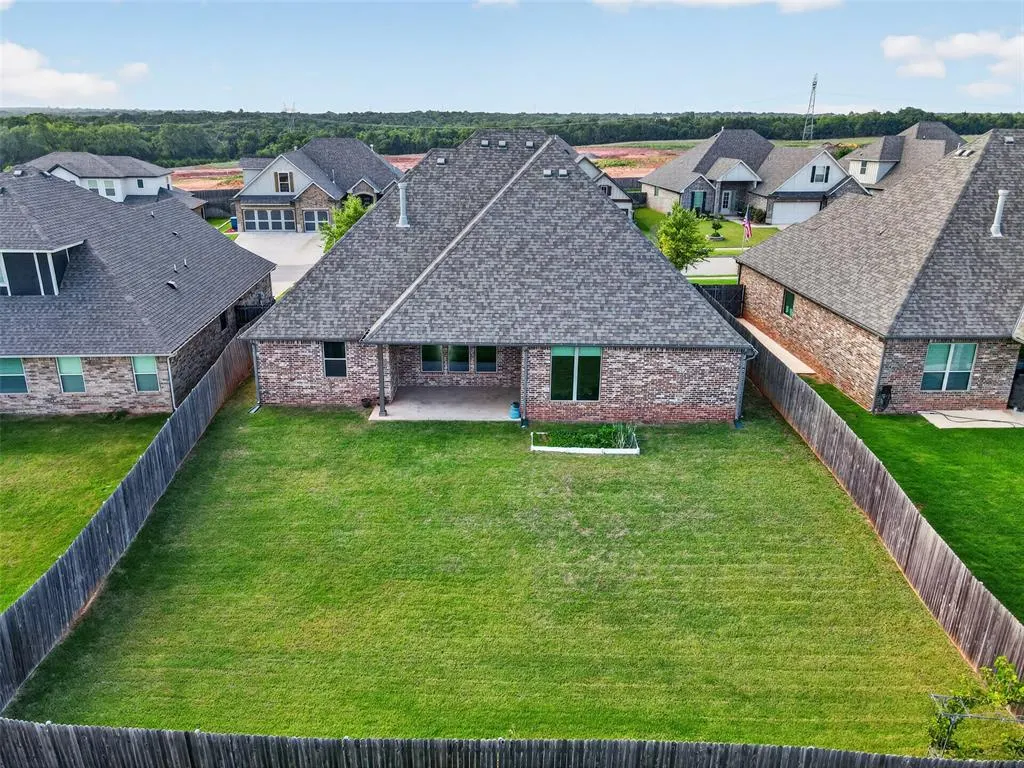 Photo 44 — 3032 Drake Crest Drive, Edmond, OK 73034