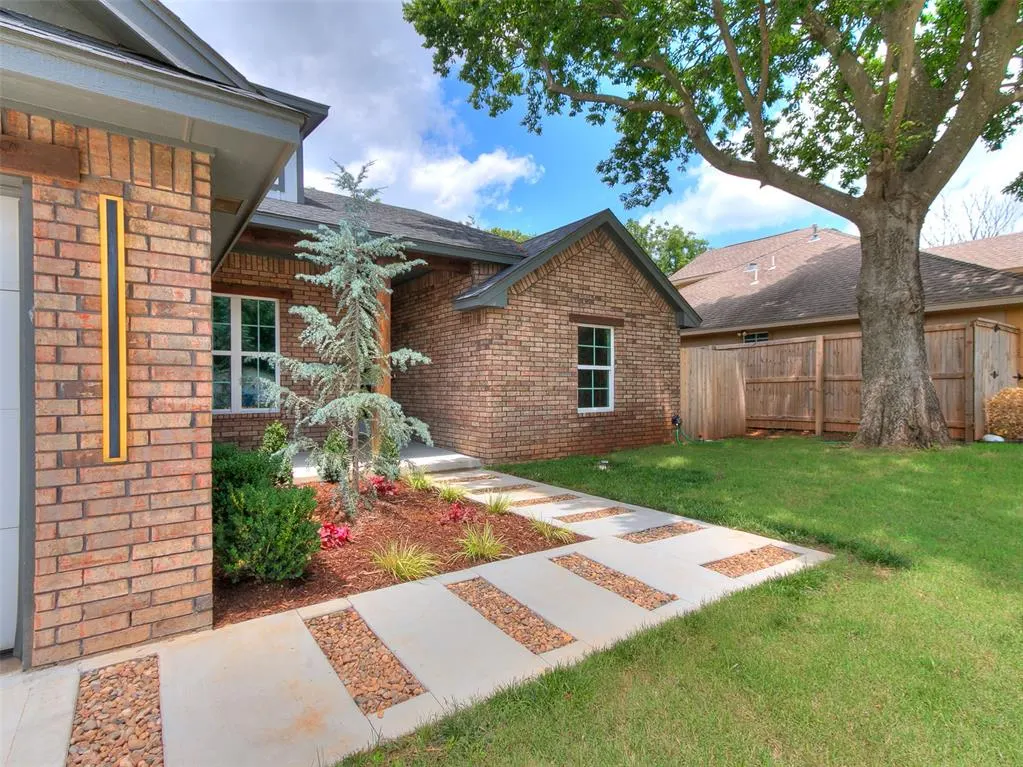 Photo 2 — 10121 St Patrick Drive, Midwest City, OK 73130