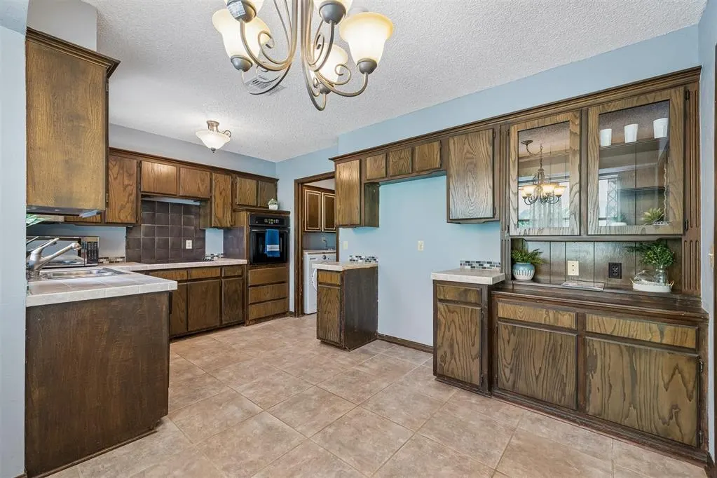Photo 12 — 2624 NW 115th Street, Oklahoma City, OK 73120