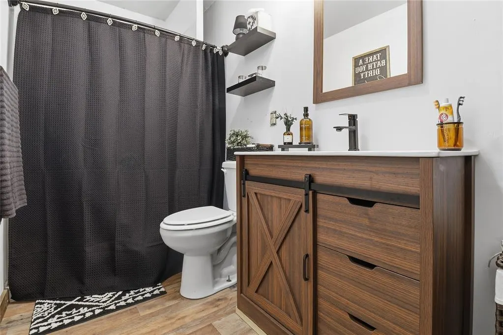 Photo 13 — 330 N Bailey Street, Hobart, OK 73651