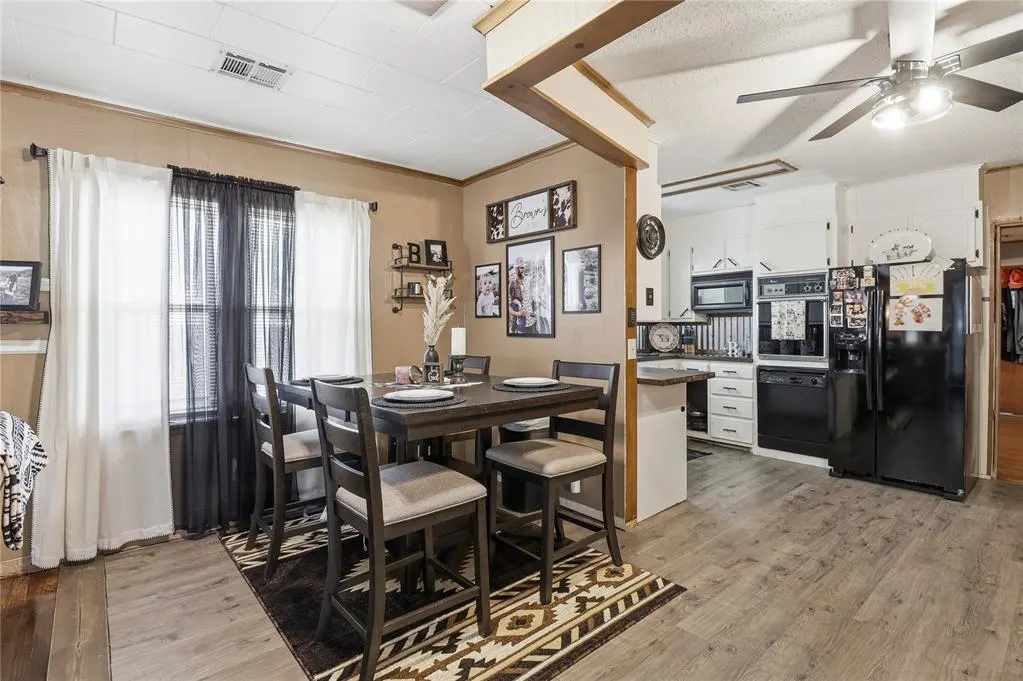 Photo 18 — 330 N Bailey Street, Hobart, OK 73651