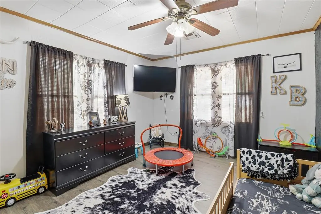 Photo 23 — 330 N Bailey Street, Hobart, OK 73651