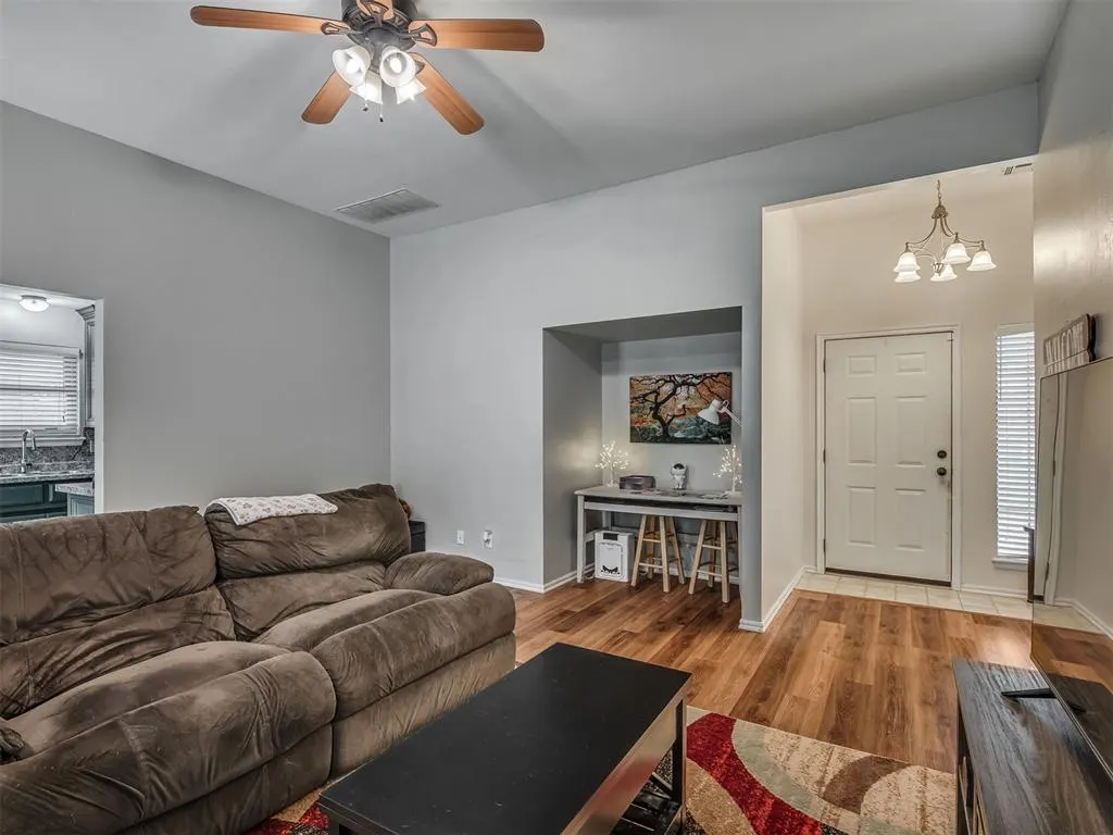 Photo 6 — 410 Harvest Hills, Harrah, OK 73045