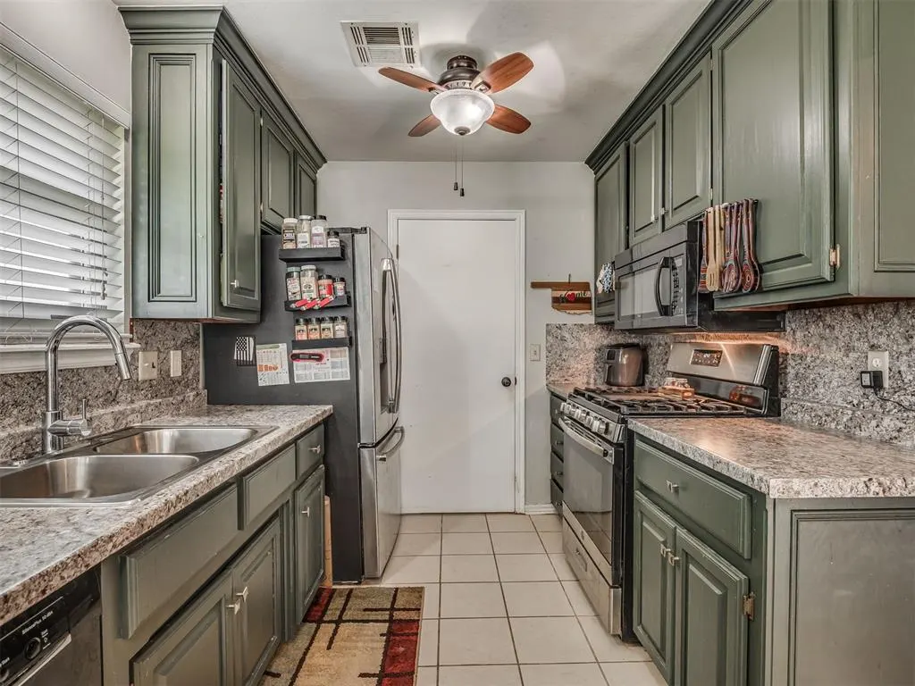 Photo 12 — 410 Harvest Hills, Harrah, OK 73045