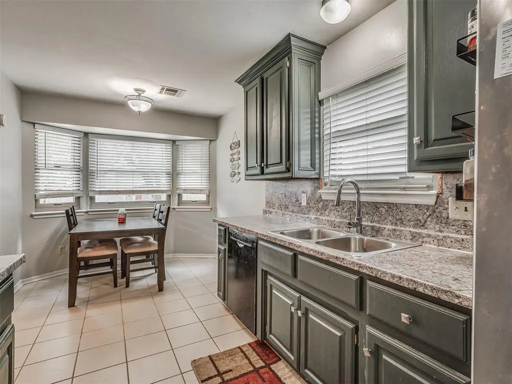 Photo 14 — 410 Harvest Hills, Harrah, OK 73045