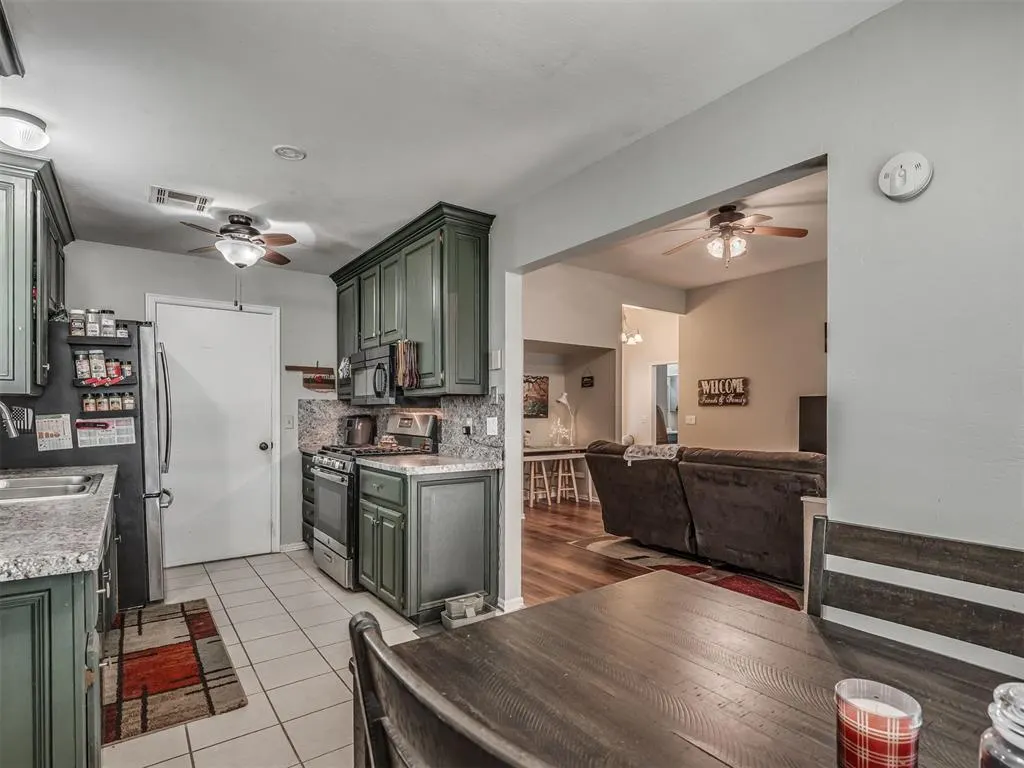 Photo 17 — 410 Harvest Hills, Harrah, OK 73045