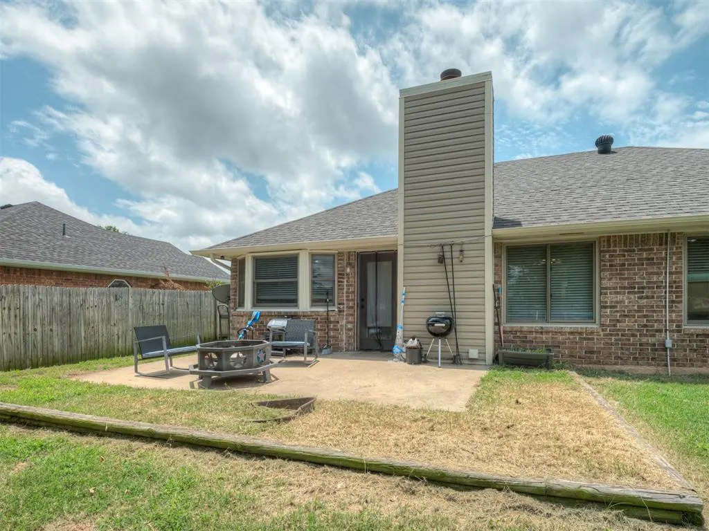 Photo 31 — 410 Harvest Hills, Harrah, OK 73045
