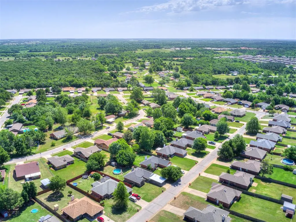 Photo 44 — 410 Harvest Hills, Harrah, OK 73045