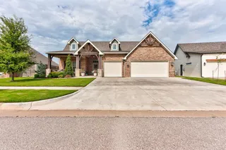 Sold home at 2409 Crystal Creek Drive