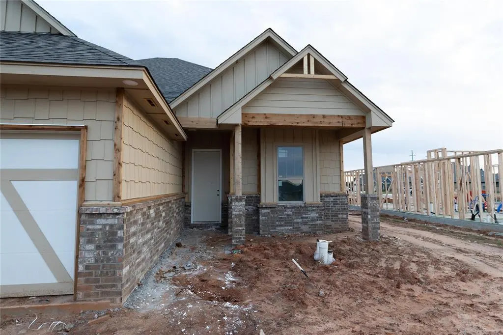 Photo 15 — 808 Peony Place, Edmond, OK 73034