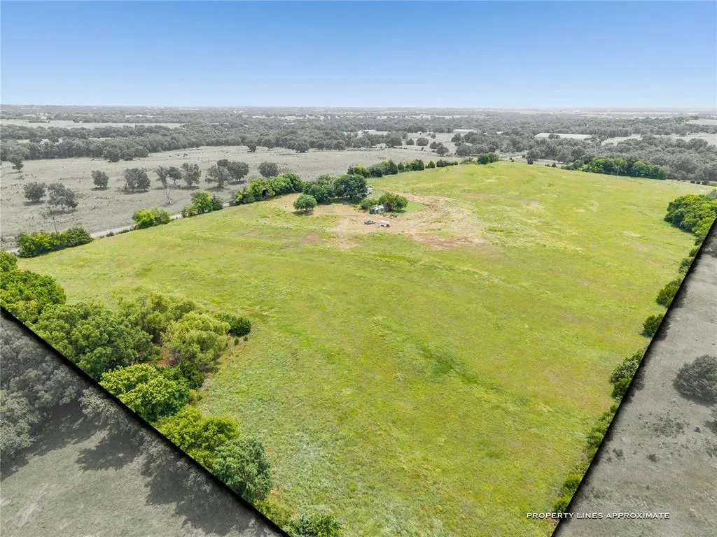 Photo 9 — 15655 Sooner Avenue, Maysville, OK 73057