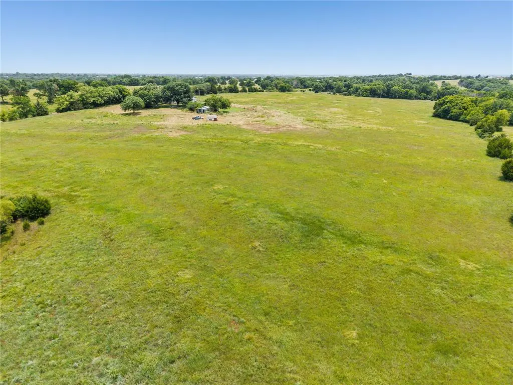 Photo 14 — 15655 Sooner Avenue, Maysville, OK 73057